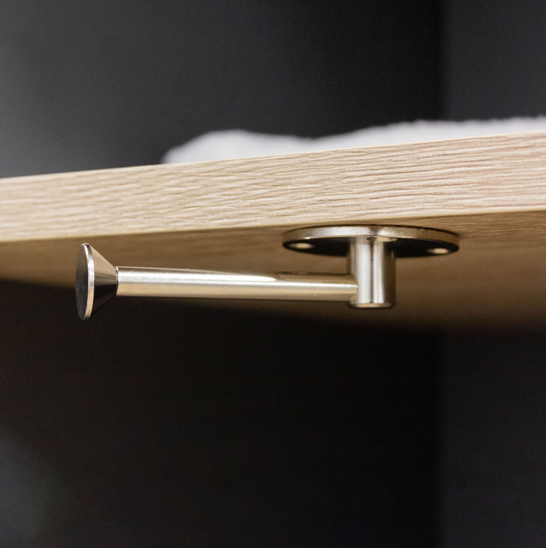 Accroche-tout pivotant